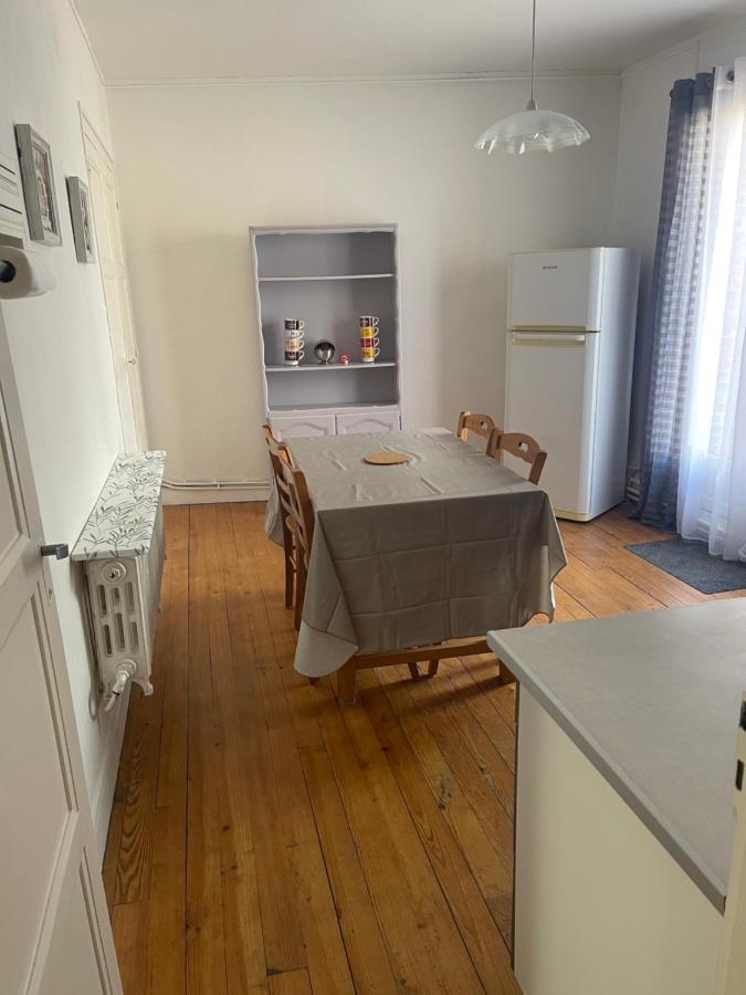Erliz Apartment Noyon Bagian luar foto