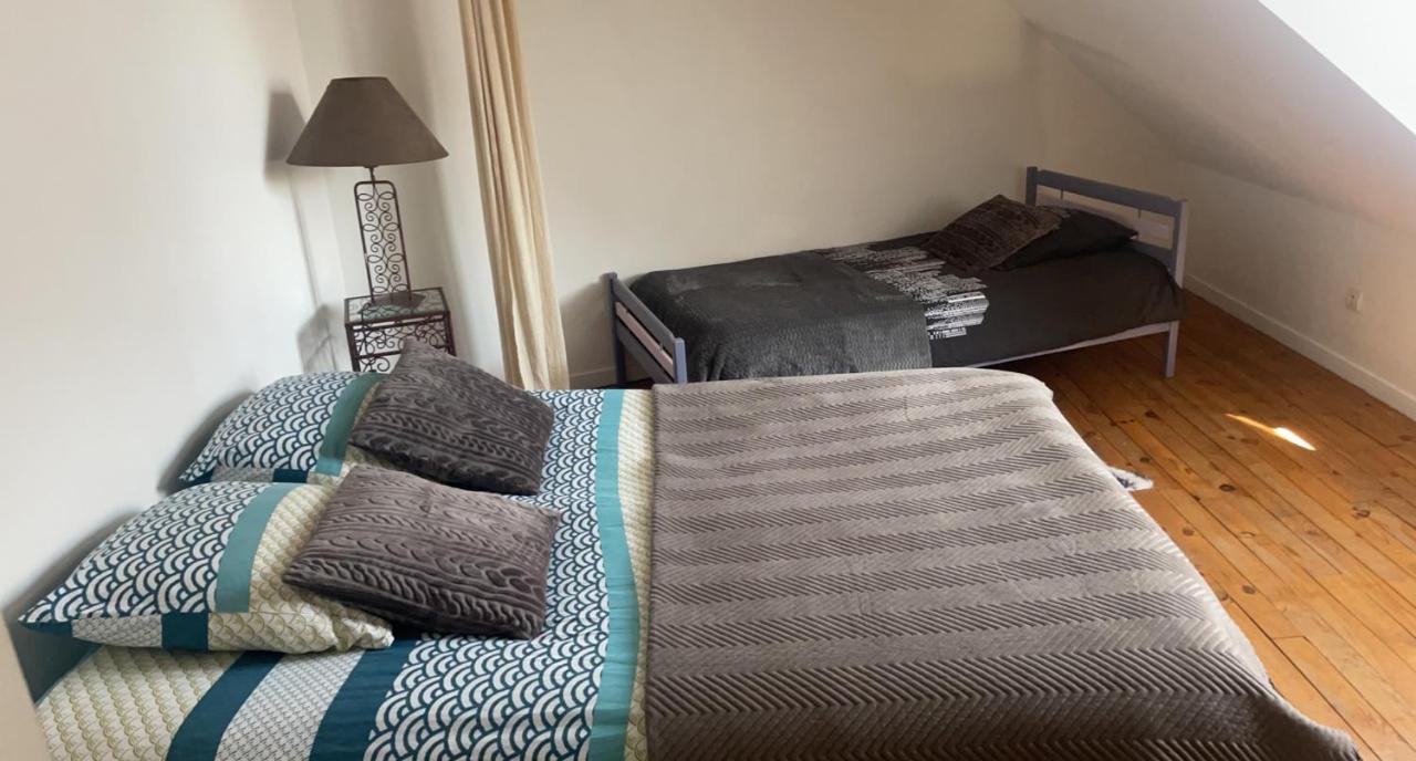 Erliz Apartment Noyon Bagian luar foto